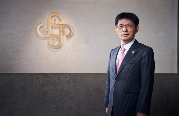 1781080588510022.jpg 陈凤龙董事长照片2_副本.jpg